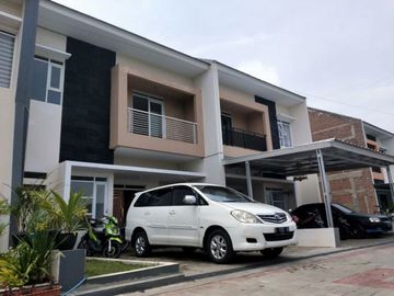 RUMAH LUX 2 LANTAI DI CIMAHI 15 MENIT KE PEMKOT DP BISA DICICIL 3 KALI