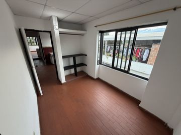 apartamento en arriendo en los andes. Cod A4332