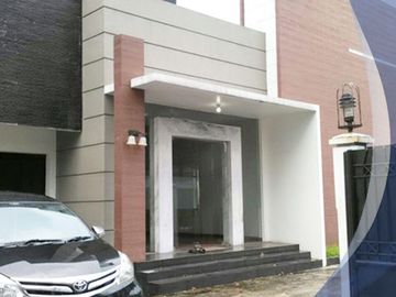 Wow! Rumah Kantor Dekat Apartemen Essence Darmawangsa, Jakarta Selatan