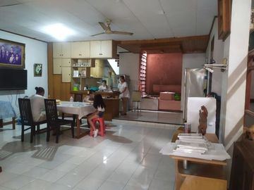 Rumah 2 lantai, asri, nyaman dan tenang di bukit cinere indah