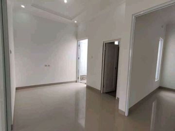 Rumah 2 lantai strategis,free biaya biaya,bonus AC dan Toren