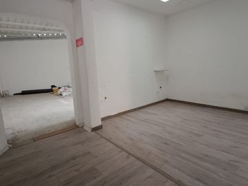 local en arriendo en laureles. Cod A515645