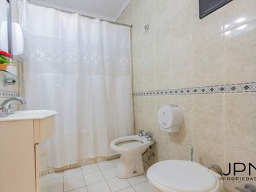 VENTA de 3 ambientes con balcon terraza