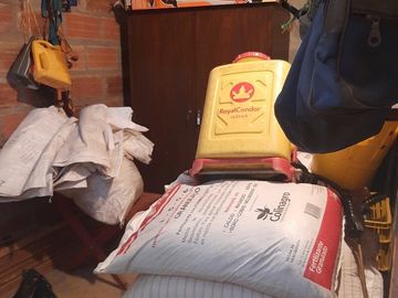 TE VENDO FINCA CON 3 CASAS EN BARBOSA ANTIOQUIA.
