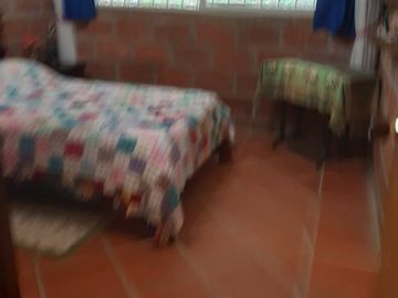 TE VENDO FINCA CON 3 CASAS EN BARBOSA ANTIOQUIA.