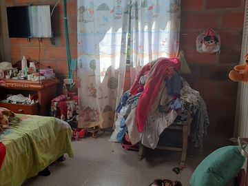 TE VENDO FINCA CON 3 CASAS EN BARBOSA ANTIOQUIA.