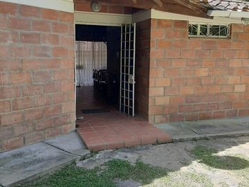 TE VENDO FINCA CON 3 CASAS EN BARBOSA ANTIOQUIA.