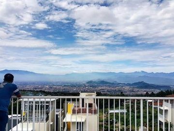 villa ada fasilitas KOLAM RENANG di atas AWAN bandung barat