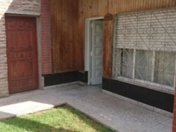 Casa con Departamento en venta en Merlo Sur