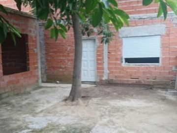 Casa con Departamento en venta en Merlo Sur