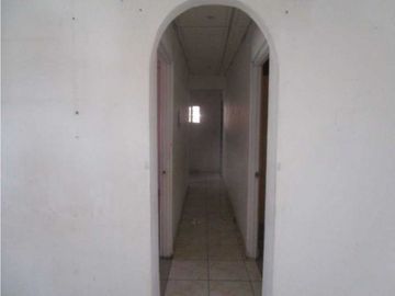 VENDO CASA EN LA CHORRERA BARRIO BALBOA 2R