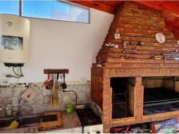 Excelente PH 3 amb. con terraza c/ parrilla