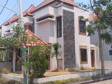 RUMAH SIAP HUNI FURNISHED di Kawasan Strategis Soekarno Hatta Dekat SMKN 6, SMP dan SMA EL FITRA