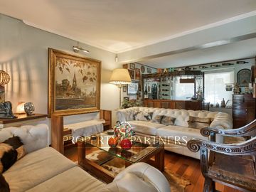 Casa en La Reina con excelente ubicación cercana a Colegios