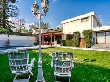 Casa en La Reina con excelente ubicación cercana a Colegios