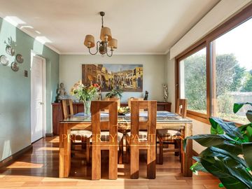 Casa en La Reina con excelente ubicación cercana a Colegios