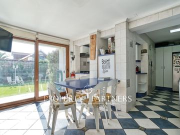 Casa en La Reina con excelente ubicación cercana a Colegios