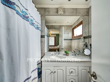 Casa en La Reina con excelente ubicación cercana a Colegios