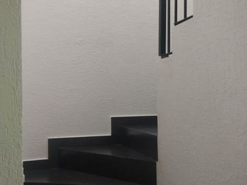 Se Vende Casa en Candiles, Ubicadisima, 3 Recamaras, 2.5 Baños, Preciosa.
