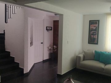 Se Vende Casa en Candiles, Ubicadisima, 3 Recamaras, 2.5 Baños, Preciosa.