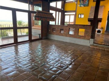Venta de Casa Campestre Condominio Arroyohondo Norte de Cali.