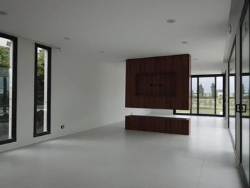Casa en El Golf, Nordelta