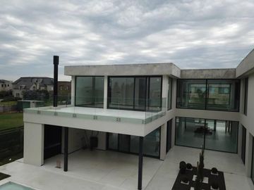 Casa en El Golf, Nordelta