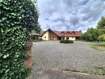 Casa en venta de 9 dorm. en Los Angeles