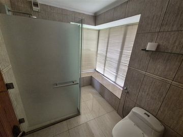 Casa en venta de 9 dorm. en Los Angeles