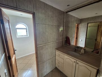 Casa en venta de 9 dorm. en Los Angeles