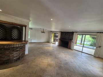 Casa en venta de 9 dorm. en Los Angeles