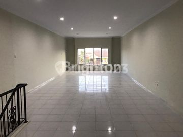 RUKO 3 LANTAI DI RINGROAD UTARA