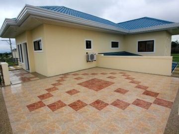 4 Bedroom House for SALE or RENT in Hensonville Angeles City Near SM Clark