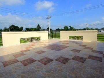 4 Bedroom House for SALE or RENT in Hensonville Angeles City Near SM Clark