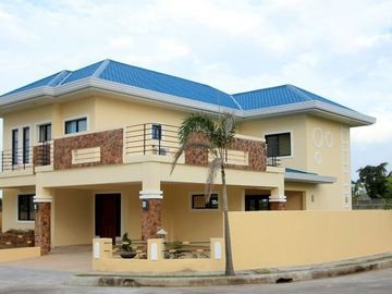 4 Bedroom House for SALE or RENT in Hensonville Angeles City Near SM Clark