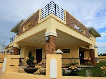 4 Bedroom House for SALE or RENT in Hensonville Angeles City Near SM Clark