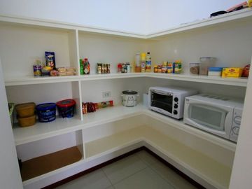 4 Bedroom House for SALE or RENT in Hensonville Angeles City Near SM Clark