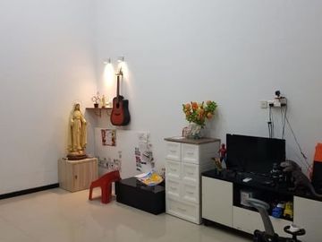 Rumah Cakep 1 Lt 1.3 M negoo sukolilo dian regency 2