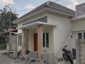 RUMAH DI JOGJA SIAP HUNI DEKAT UII BONUS KANOPI