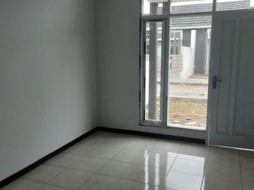 Rumah Sejuk Dekat Stasiun KA Rancaekek Bandung
