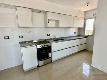 Departamento 3 ambientes , 2 dormitorios, balcon y cocina- Ituzaingó