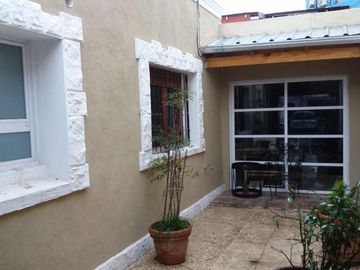 CASA EN BARRIO GORKI GRANA