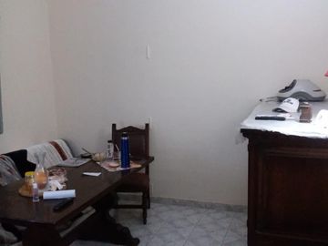CASA EN BARRIO GORKI GRANA
