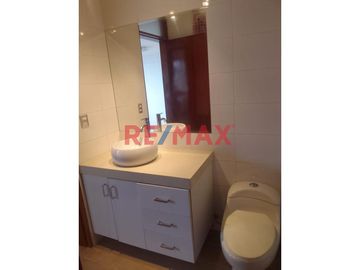 Exclusivo Departamento en el corazón de San Borja, con vista externa de 100.10 mt2 en 4to piso sin ascensor + Estacionamiento en 1er Piso.

Inmejora