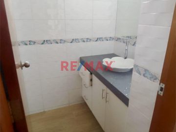 Exclusivo Departamento en el corazón de San Borja, con vista externa de 100.10 mt2 en 4to piso sin ascensor + Estacionamiento en 1er Piso.

Inmejora