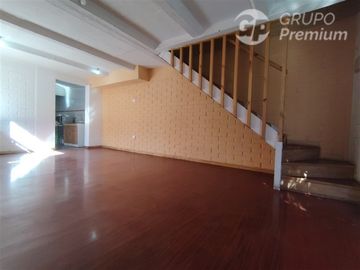 CASA CERCANA A METRO LOS LIBERTADORES HUECHURABA