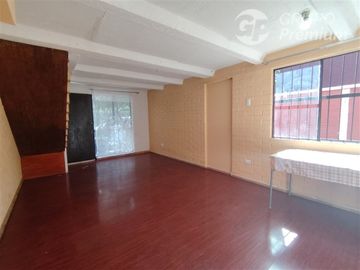 CASA CERCANA A METRO LOS LIBERTADORES HUECHURABA