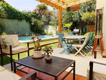 Casa en condominio en venta de 4 dorm. en La Reina