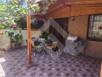 Casa en Venta en Clotario Blest 1852
