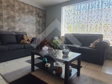 Casa en Venta en Clotario Blest 1852